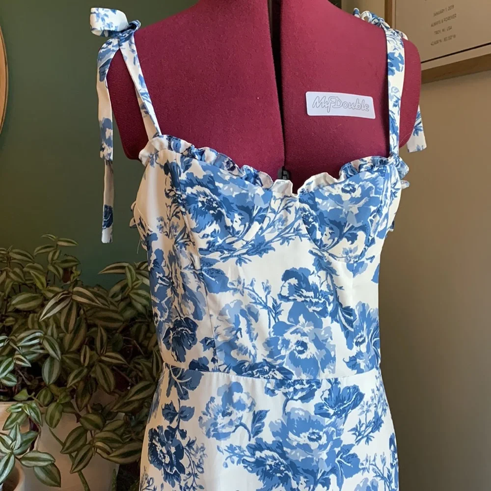 Brand new, never worn, with tags. Perfect dress for occasions! - Picture 5 of 5